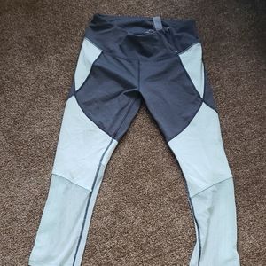 Carrie Underwood leggings